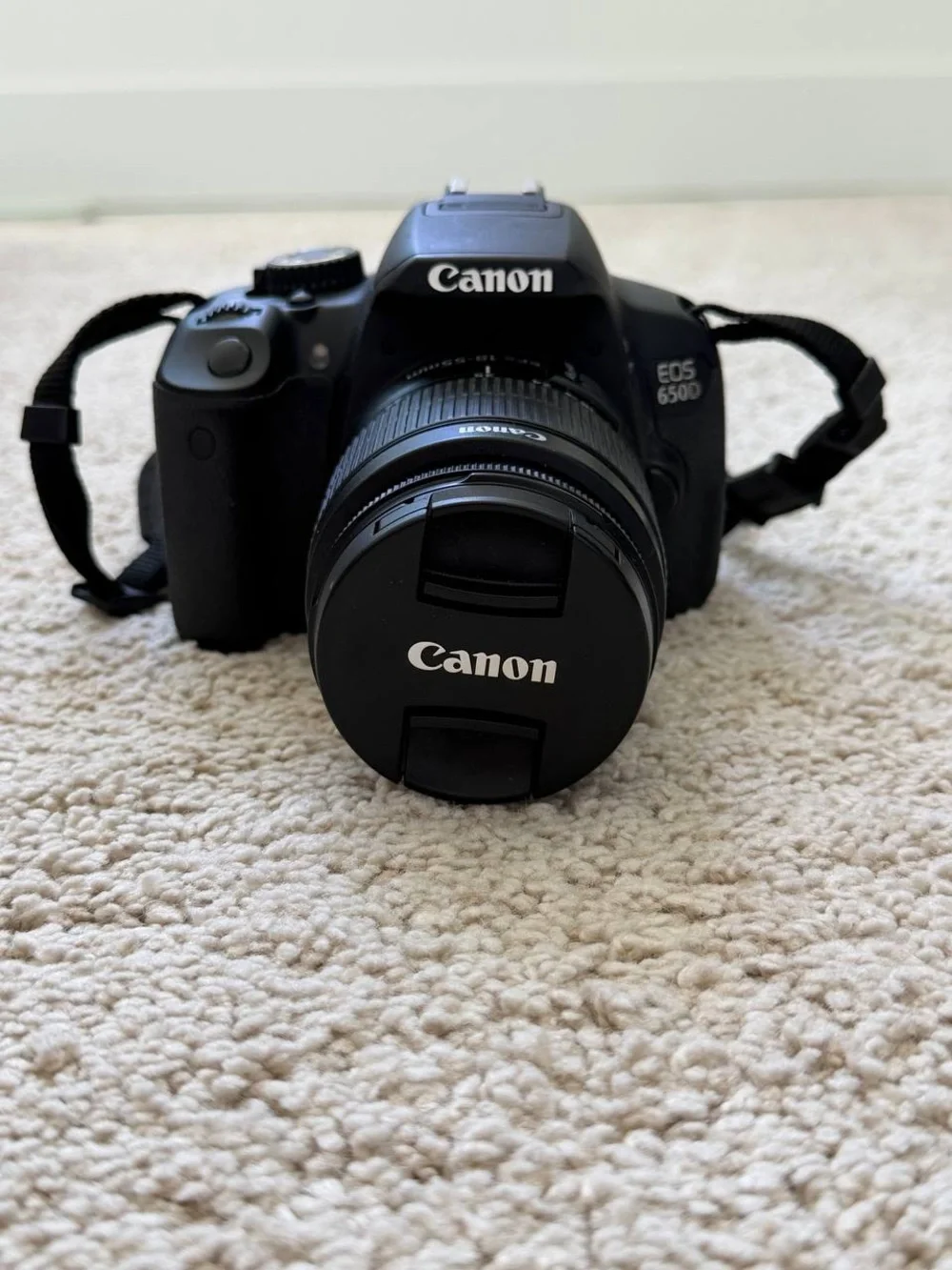 Canon EOS 650D DSLR Camera in Black with Standard Zoom Lens